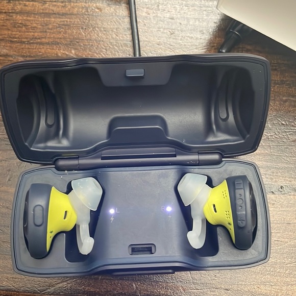 BOSE SOUNDSPORT FREE WIRELESS - Picture 1 of 8